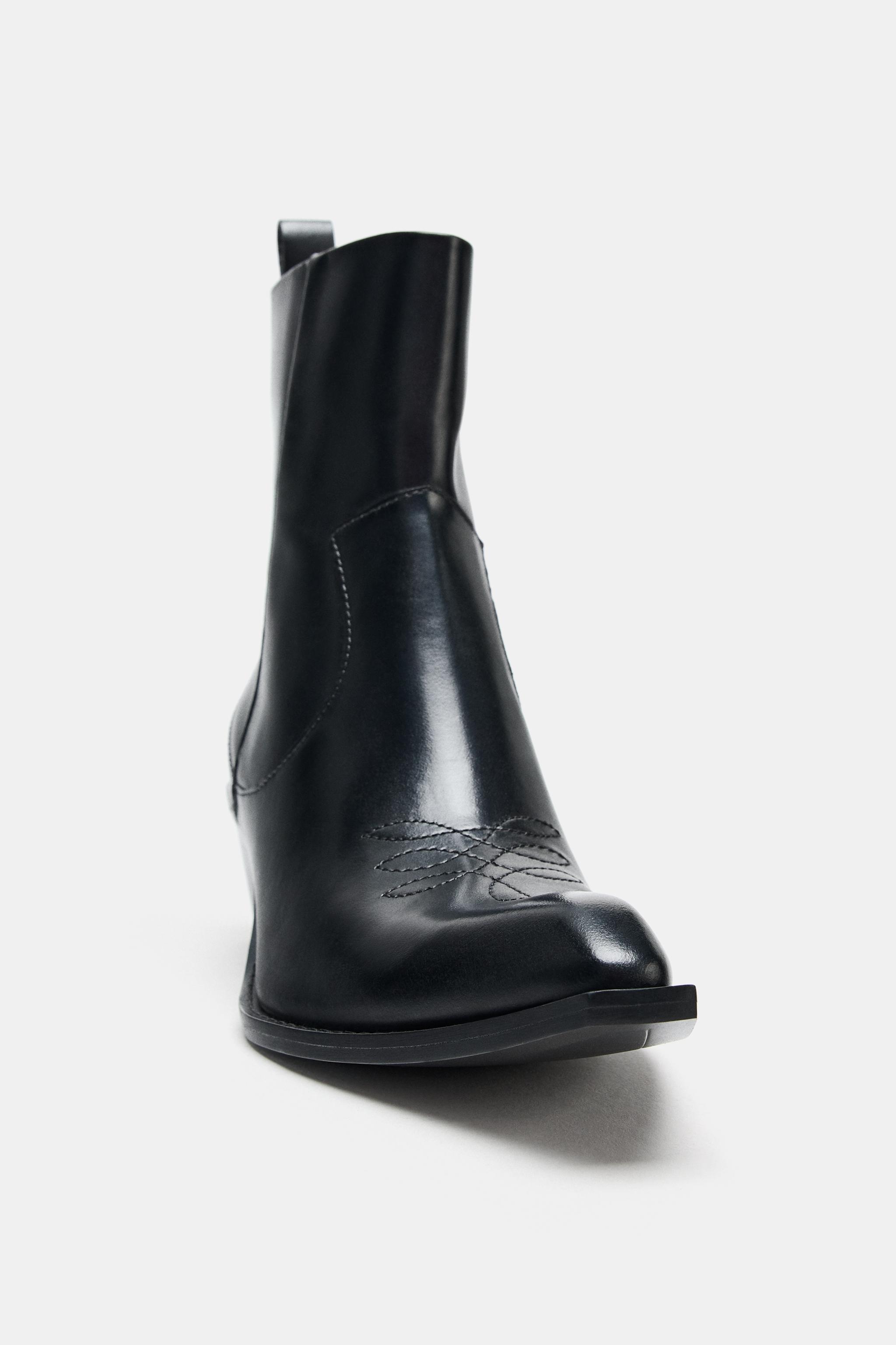 COWBOY LEATHER ANKLE BOOTS WITH TOPSTITCHING